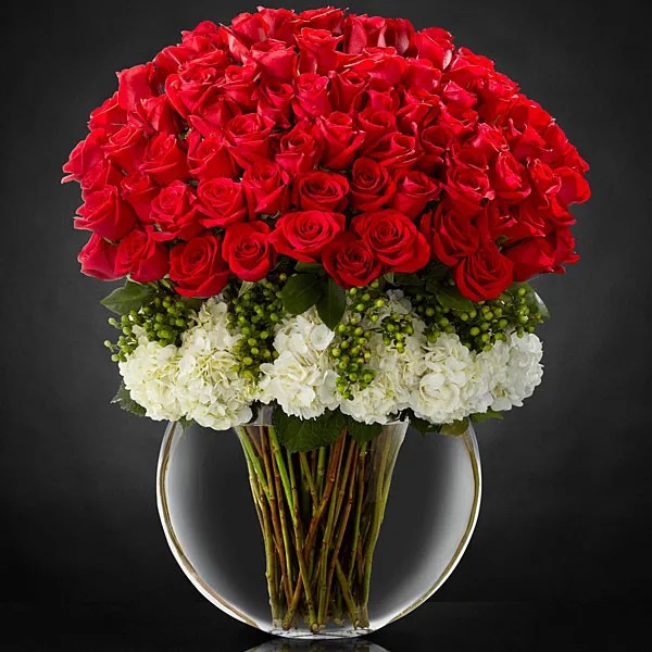 Arreglo floral premium con rosas y flores frescas en Toluca