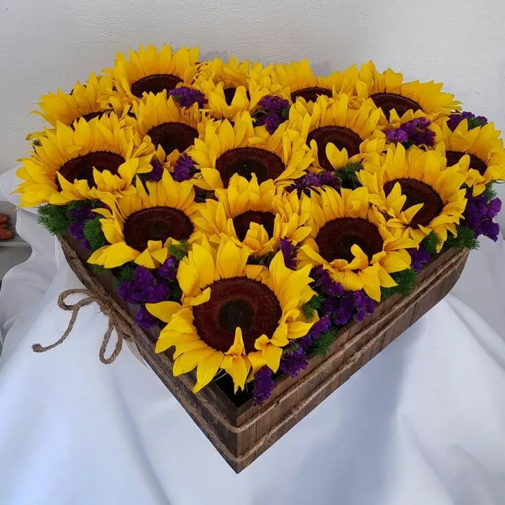 Arreglo floral con girasoles para cumpleaños en Metepec